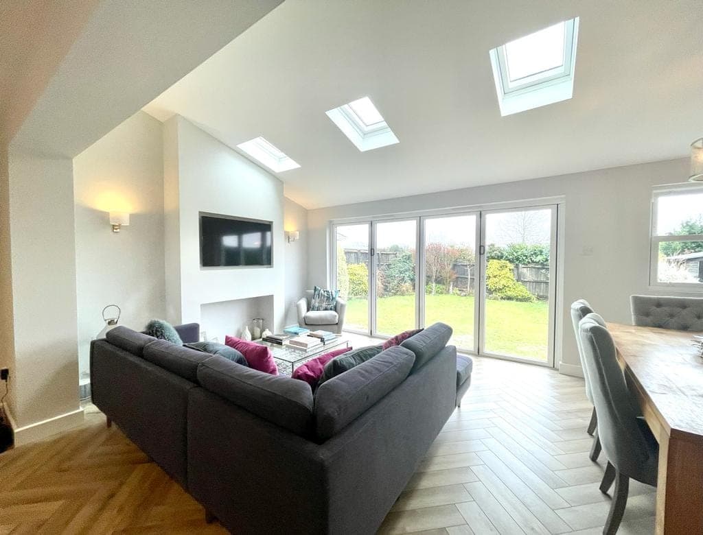 Bi-Fold vs Sliding Doors for Your Extension